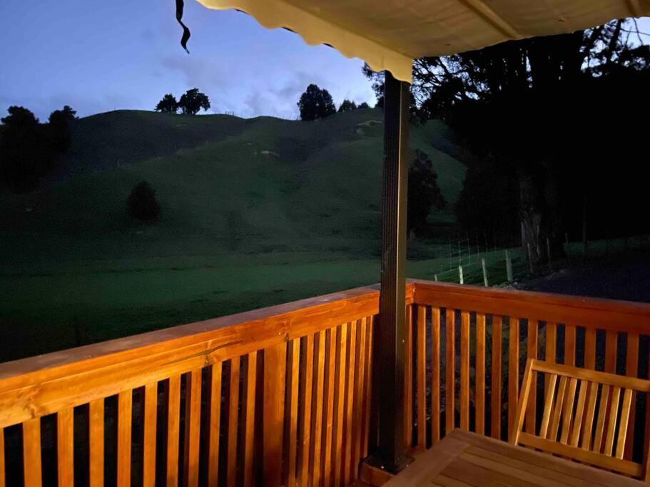 Bush Cabin Your Own Place Stunning Views Таумарунуі Екстер'єр фото